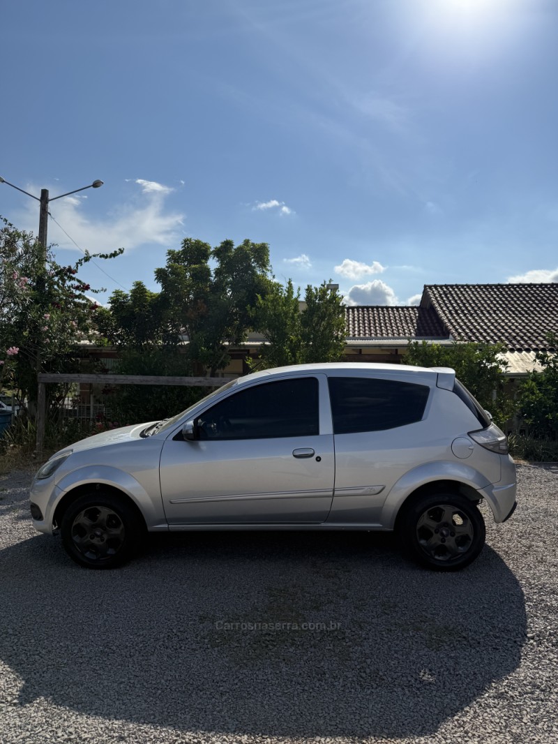 KA 1.0 SE PLUS 12V FLEX 4P MANUAL - 2012 - NOVA ARAçá