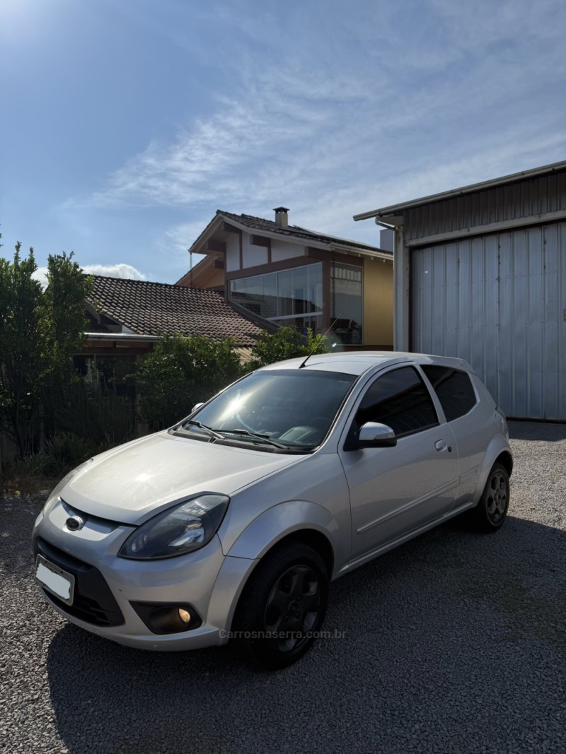 KA 1.0 SE PLUS 12V FLEX 4P MANUAL - 2012 - NOVA ARAçá