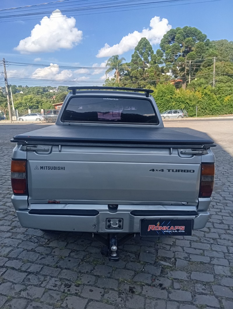 L200 2.5 GLS 4X4 CD 8V TURBO DIESEL 4P MANUAL - 2004 - CAXIAS DO SUL