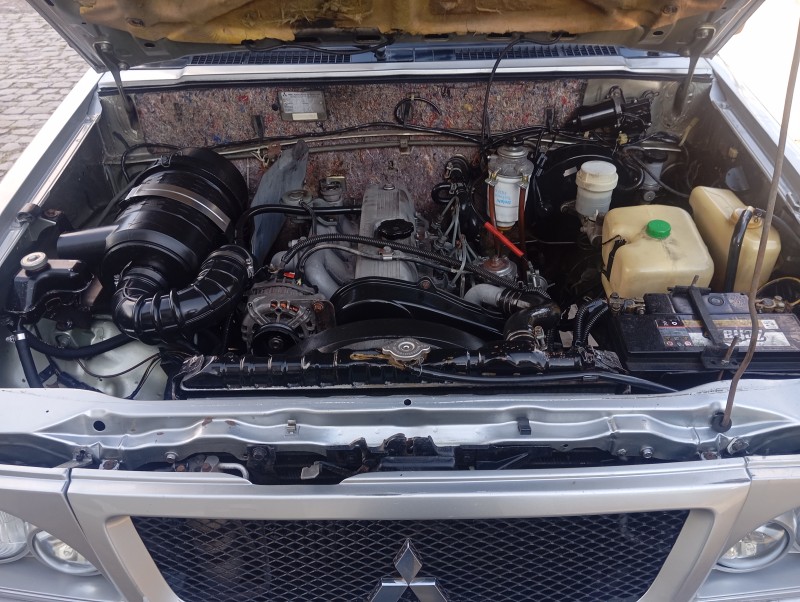 L200 2.5 GLS 4X4 CD 8V TURBO DIESEL 4P MANUAL - 2004 - CAXIAS DO SUL