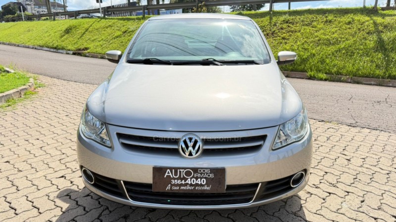 VOYAGE 1.6 MI COMFORTLINE 8V FLEX 4P MANUAL - 2011 - DOIS IRMãOS