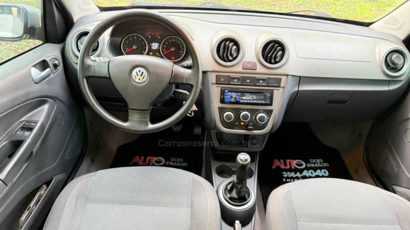 VOYAGE 1.6 MI COMFORTLINE 8V FLEX 4P MANUAL - 2011 - DOIS IRMãOS