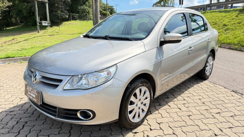 VOYAGE 1.6 MI COMFORTLINE 8V FLEX 4P MANUAL - 2011 - DOIS IRMãOS