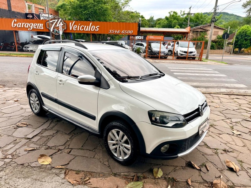 CROSSFOX 1.6 MSI FLEX 16V 4P MANUAL - 2014 - TRêS COROAS