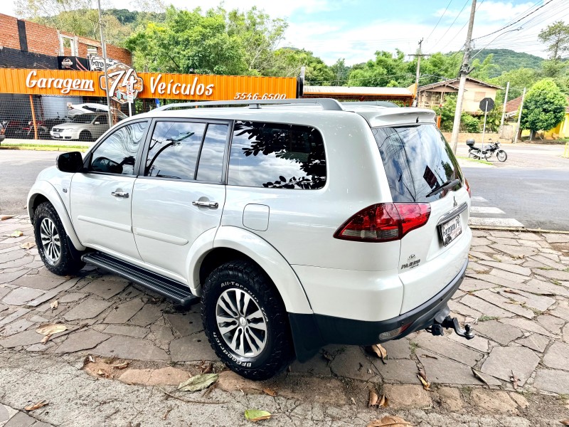 PAJERO DAKAR 3.2 HPE S 4X4 7 LUGARES 16V TURBO INTERCOOLER DIESEL 4P AUTOMÁTICO - 2017 - TRêS COROAS