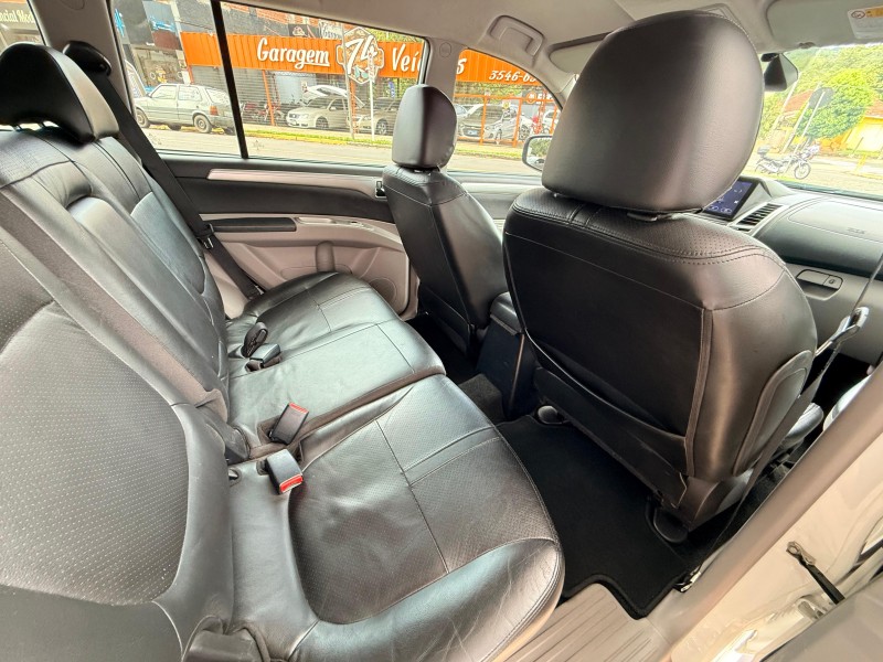 PAJERO DAKAR 3.2 HPE S 4X4 7 LUGARES 16V TURBO INTERCOOLER DIESEL 4P AUTOMÁTICO - 2017 - TRêS COROAS