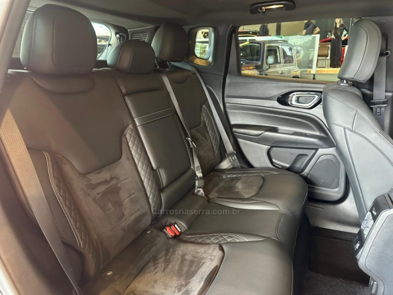 COMPASS 2.0 HURRICANE BLACKHAWK 4X4 TURBO GASOLINA 4P AUTOMÁTICO - 2025 - CAXIAS DO SUL