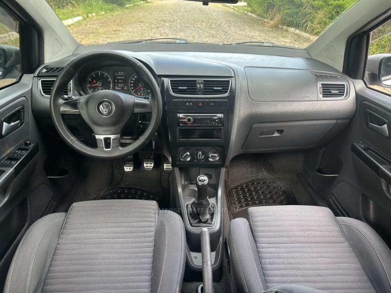 CROSSFOX 1.6 MI FLEX 8V 4P MANUAL - 2012 - NOVA PRATA