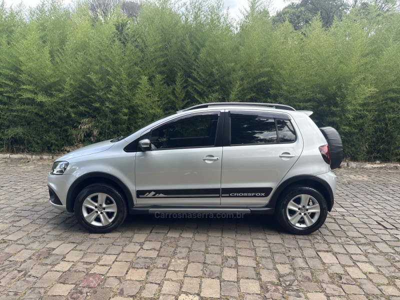 CROSSFOX 1.6 MI FLEX 8V 4P MANUAL - 2012 - NOVA PRATA