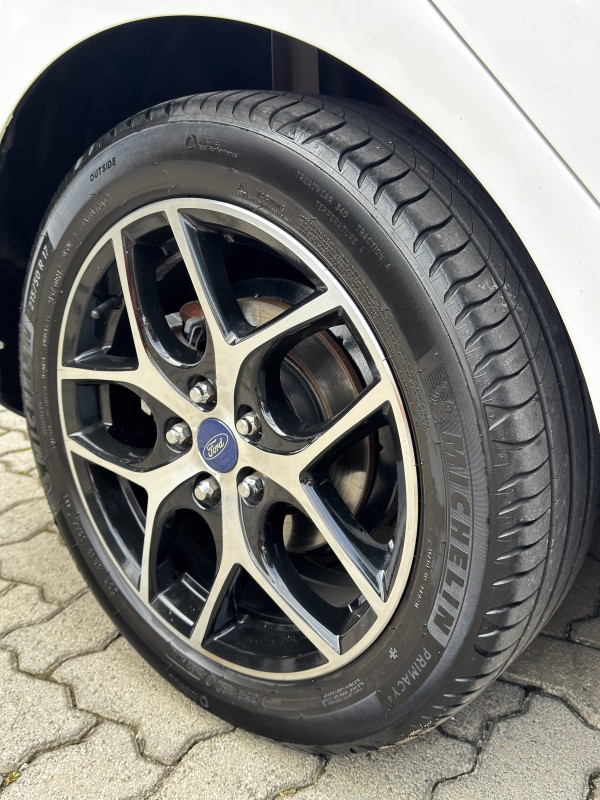 FOCUS 2.0 TITANIUM HATCH 16V FLEX 4P AUTOMÁTICO - 2018 - CAXIAS DO SUL