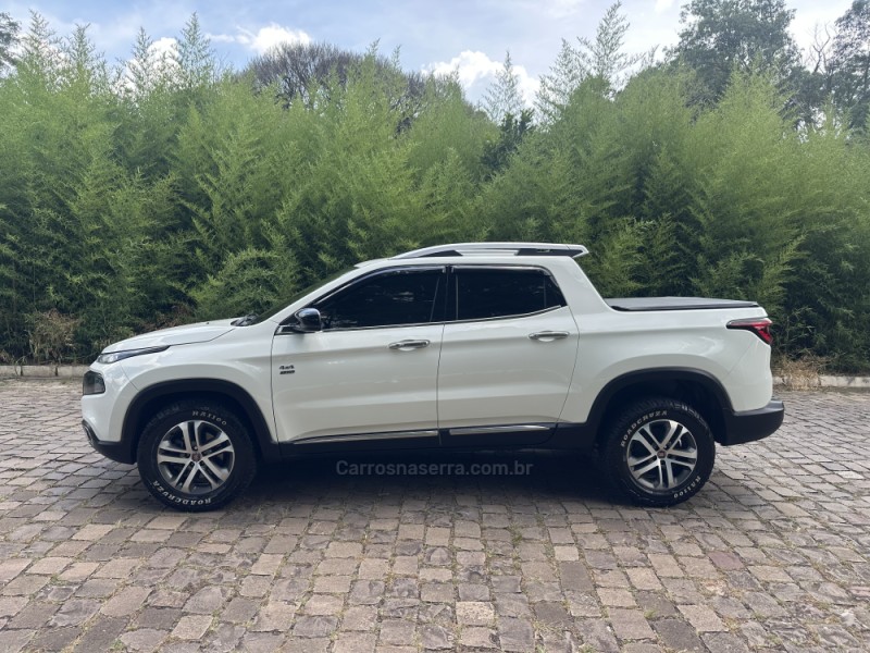 TORO 2.0 16V TURBO DIESEL VOLCANO AT9 4X4 AUTOMÁTICO - 2018 - NOVA PRATA