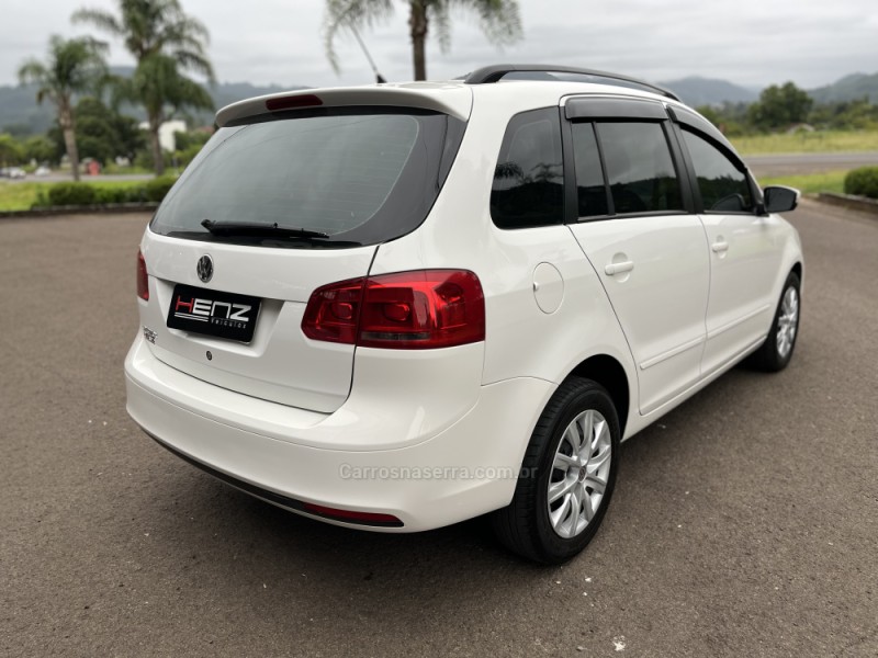 SPACEFOX 1.6 MI TREND 8V FLEX 4P MANUAL - 2011 - BOM PRINCíPIO