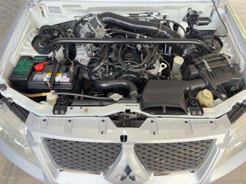 PAJERO TR4 2.0 4X4 16V 140CV FLEX 4P AUTOMÁTICO - 2010 - FARROUPILHA