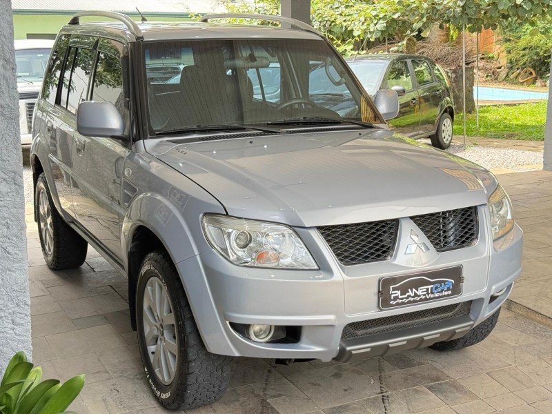PAJERO TR4 2.0 4X4 16V 140CV FLEX 4P AUTOMÁTICO - 2010 - FARROUPILHA