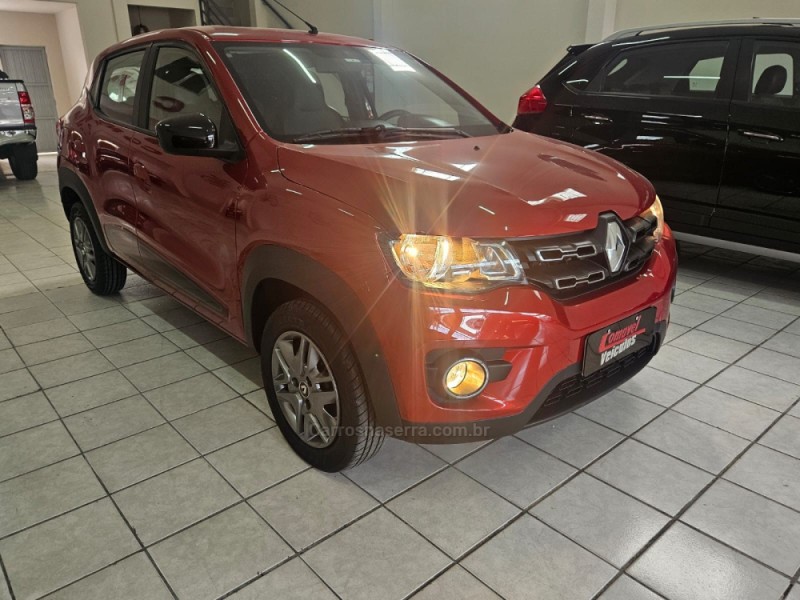 KWID 1.0 12V SCE FLEX INTENSE MANUAL - 2022 - CANOAS