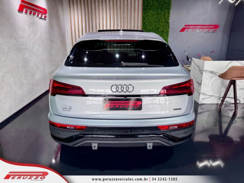 Q5 2.0 SPORTBACK S-LINE BLACK QUATTRO GASOLINA 4P AUTOMÁTICA - 2022 - NOVA PRATA