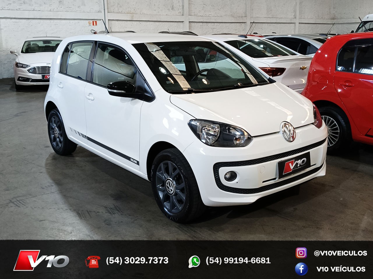 VOLKSWAGEN - UP - 2016/2017 - Branca - R$ 46.900,00