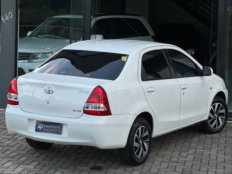 ETIOS 1.5 XS 16V FLEX 4P MANUAL - 2013 - ESTâNCIA VELHA