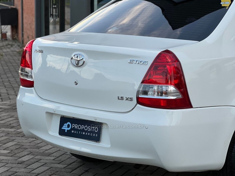 ETIOS 1.5 XS 16V FLEX 4P MANUAL - 2013 - ESTâNCIA VELHA