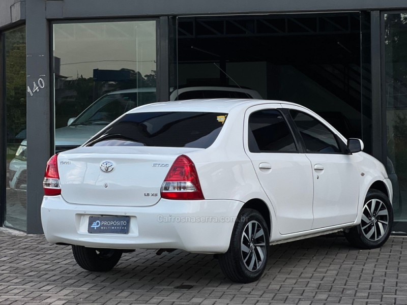 ETIOS 1.5 XS 16V FLEX 4P MANUAL - 2013 - ESTâNCIA VELHA