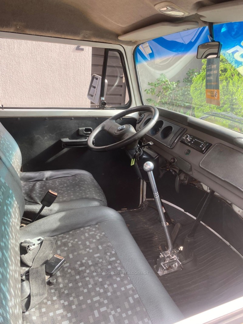 KOMBI 1.6 MI STD 8V GASOLINA 3P MANUAL - 2005 - CAXIAS DO SUL