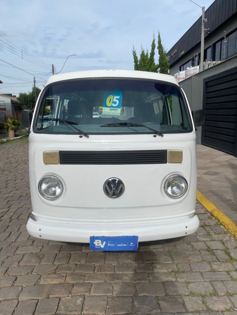 KOMBI 1.6 MI STD 8V GASOLINA 3P MANUAL - 2005 - CAXIAS DO SUL