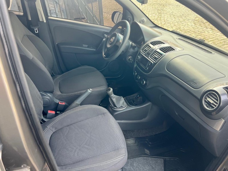 GRAND SIENA 1.4 MPI ATTRACTIVE 8V FLEX 4P MANUAL - 2015 - CAXIAS DO SUL