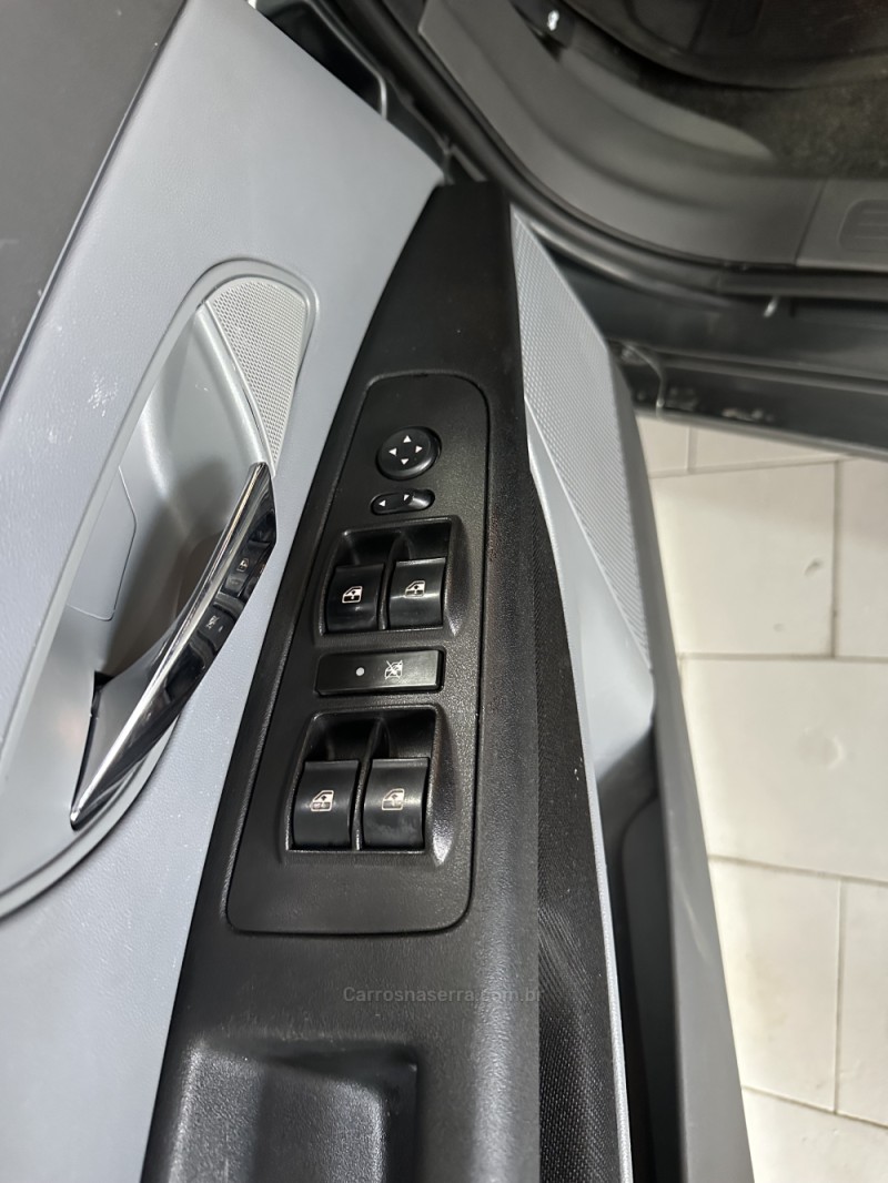 LINEA 1.8 ESSENCE 16V FLEX 4P MANUAL - 2012 - CAXIAS DO SUL