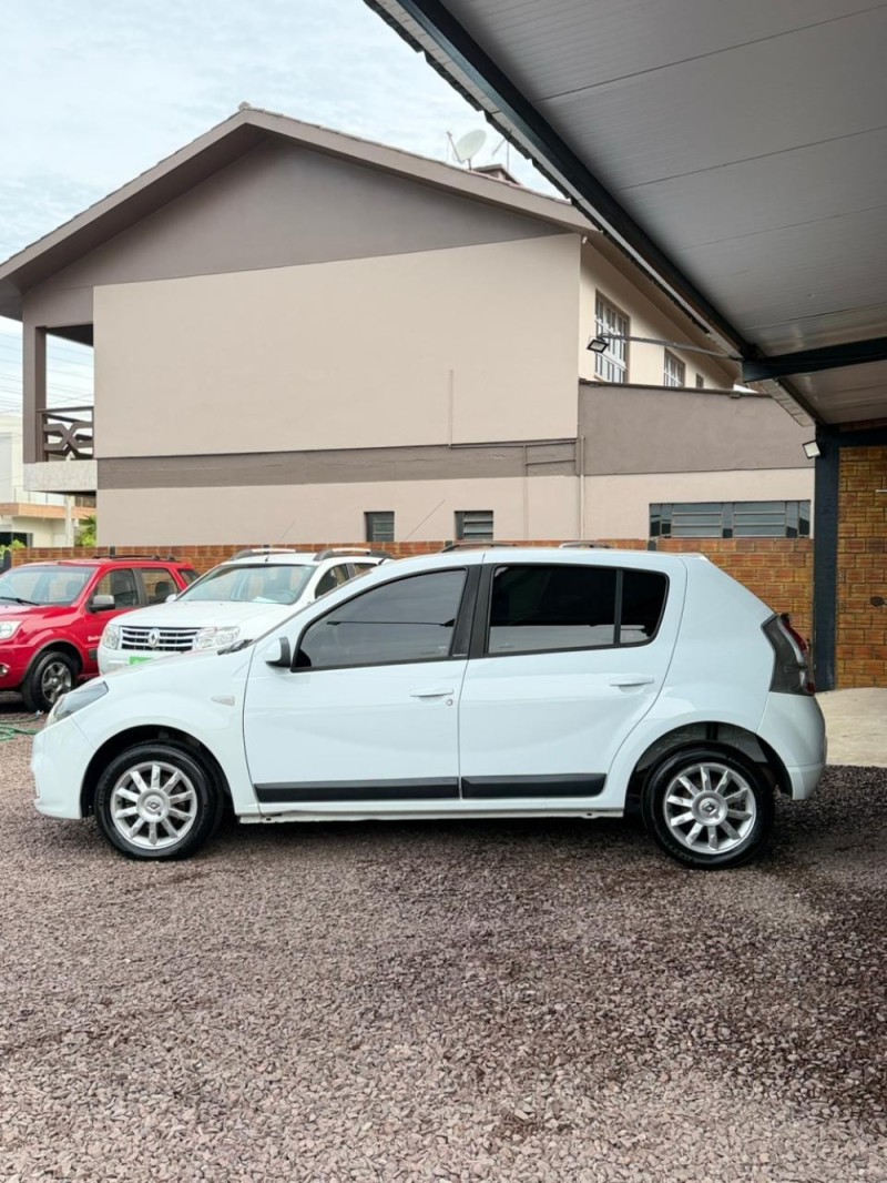 SANDERO 1.6 PRIVILÉGE 16V FLEX 4P AUTOMÁTICO - 2014 - LAJEADO