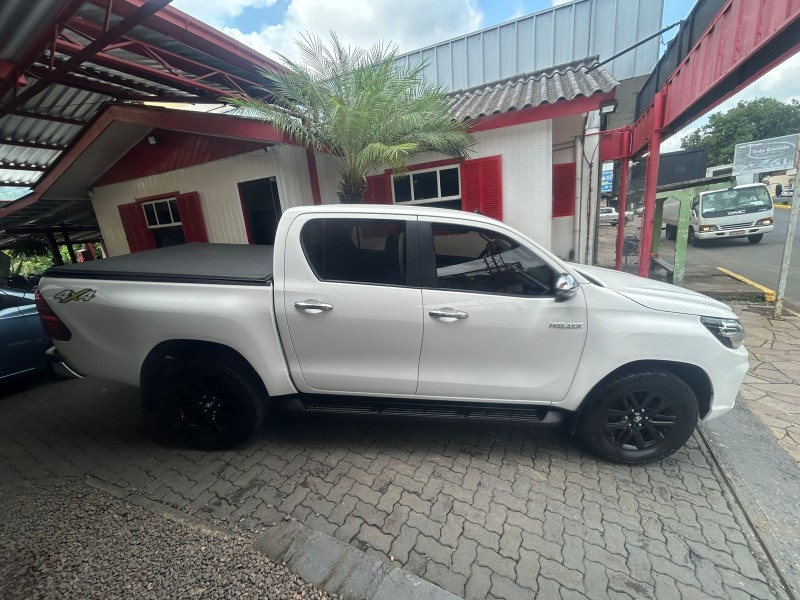 HILUX 2.7 SRV 4X4 CD 16V FLEX 4P AUTOMÁTICO - 2020 - TRêS COROAS