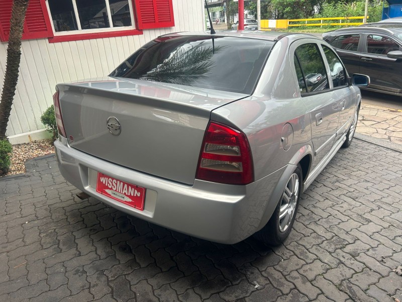 ASTRA 2.0 MPFI CD SEDAN 8V GASOLINA 4P MANUAL - 2004 - TRêS COROAS