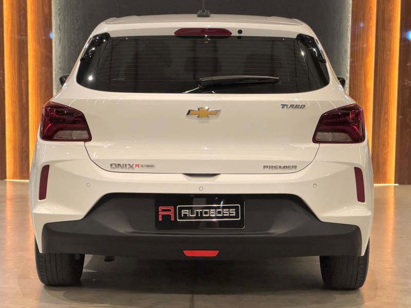 ONIX 1.0 LTZ 12V TURBO FLEX 4P AUTOMÁTICO - 2022 - NOVO HAMBURGO