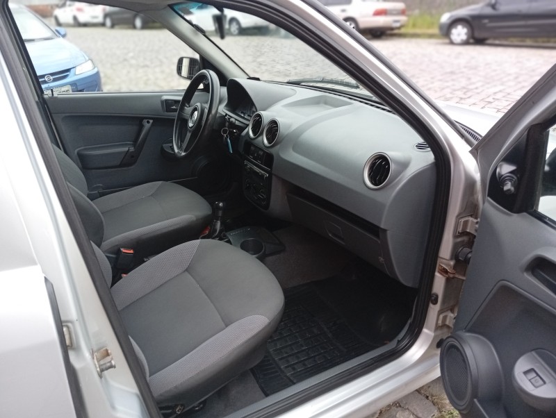 PARATI 1.6 MI 8V FLEX 4P MANUAL G.IV - 2006 - CAXIAS DO SUL