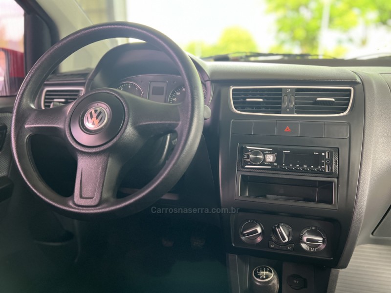 FOX 1.0 MI TREND 8V FLEX 4P MANUAL - 2012 - BOM PRINCíPIO