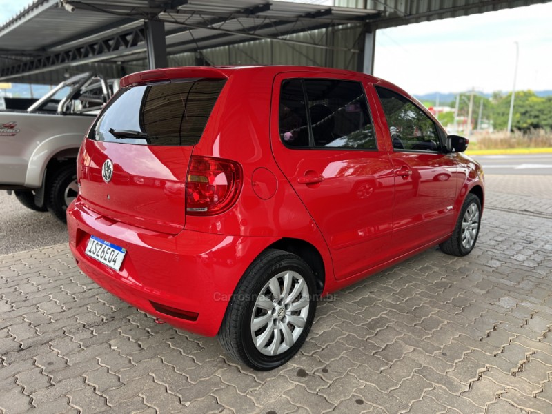 FOX 1.0 MI TREND 8V FLEX 4P MANUAL - 2012 - BOM PRINCíPIO