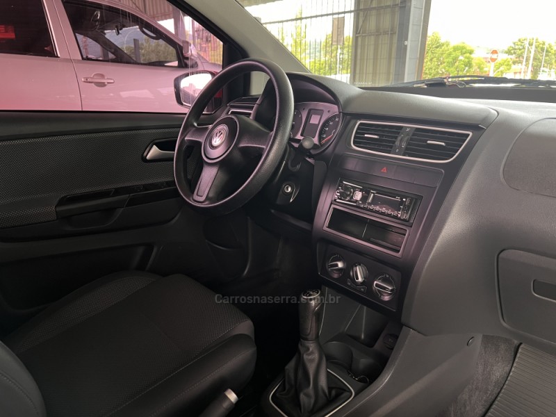 FOX 1.0 MI TREND 8V FLEX 4P MANUAL - 2012 - BOM PRINCíPIO