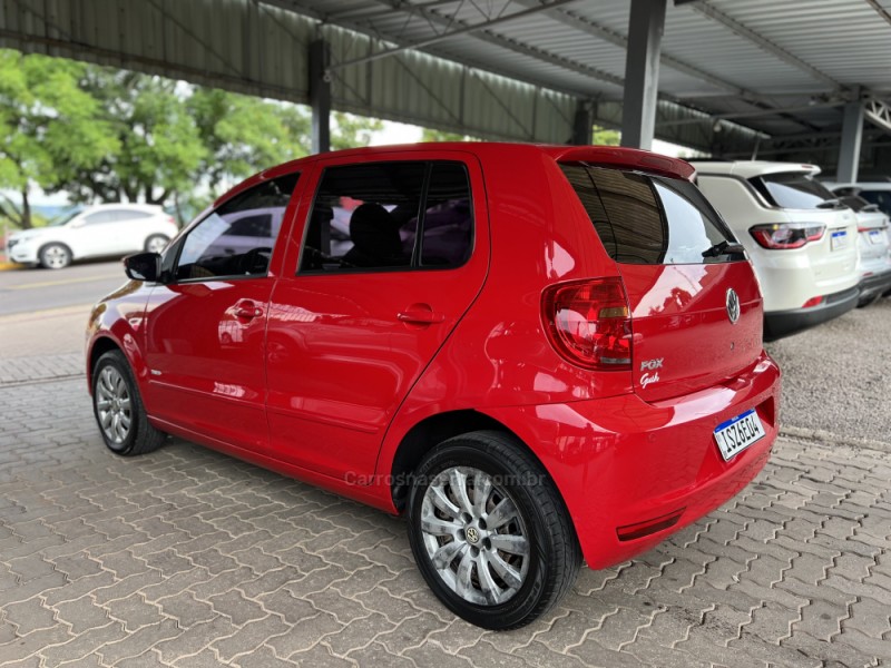 FOX 1.0 MI TREND 8V FLEX 4P MANUAL - 2012 - BOM PRINCíPIO