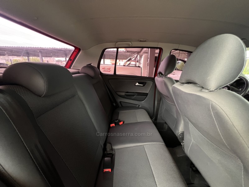 FOX 1.0 MI TREND 8V FLEX 4P MANUAL - 2012 - BOM PRINCíPIO