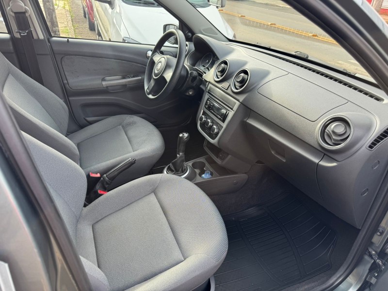 GOL 1.0 MI 8V FLEX 4P MANUAL G.V - 2010 - VACARIA