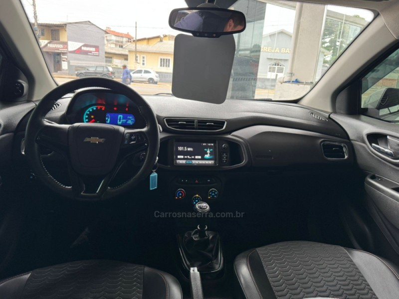 ONIX 1.4 MPFI LTZ 8V FLEX 4P MANUAL - 2017 - VACARIA