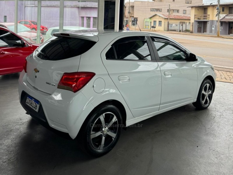 ONIX 1.4 MPFI LTZ 8V FLEX 4P MANUAL - 2017 - VACARIA