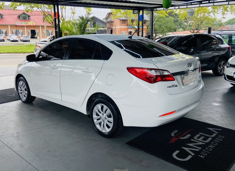 HB20S 1.6 COMFORT PLUS 16V FLEX 4P MANUAL - 2017 - CANELA