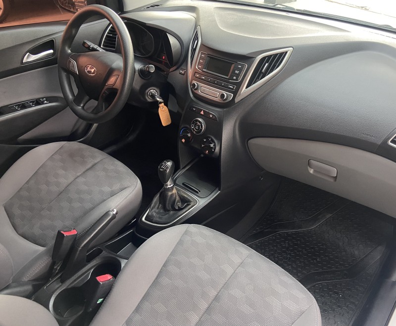 HB20S 1.6 COMFORT PLUS 16V FLEX 4P MANUAL - 2017 - CANELA