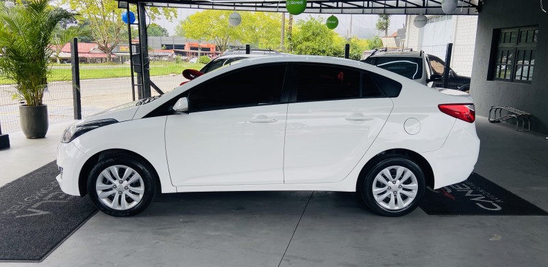 HB20S 1.6 COMFORT PLUS 16V FLEX 4P MANUAL - 2017 - CANELA