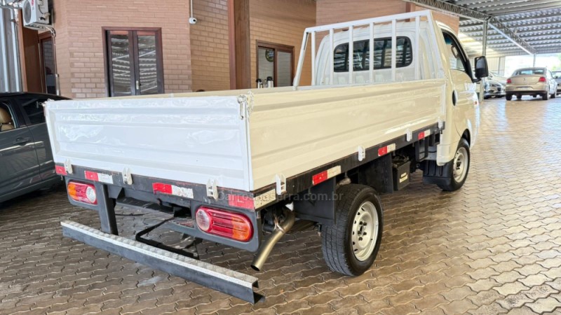 HR 2.5 LONGO SEM CAÇAMBA 4X2 16V 130CV TURBO INTERCOOLER DIESEL 2P MANUAL - 2016 - DOIS IRMãOS