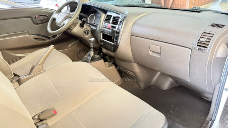 HR 2.5 LONGO SEM CAÇAMBA 4X2 16V 130CV TURBO INTERCOOLER DIESEL 2P MANUAL - 2016 - DOIS IRMãOS