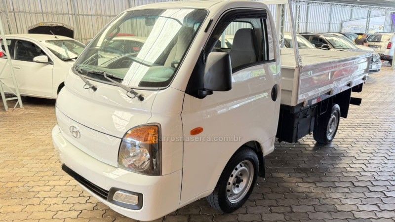 HR 2.5 LONGO SEM CAÇAMBA 4X2 16V 130CV TURBO INTERCOOLER DIESEL 2P MANUAL - 2016 - DOIS IRMãOS