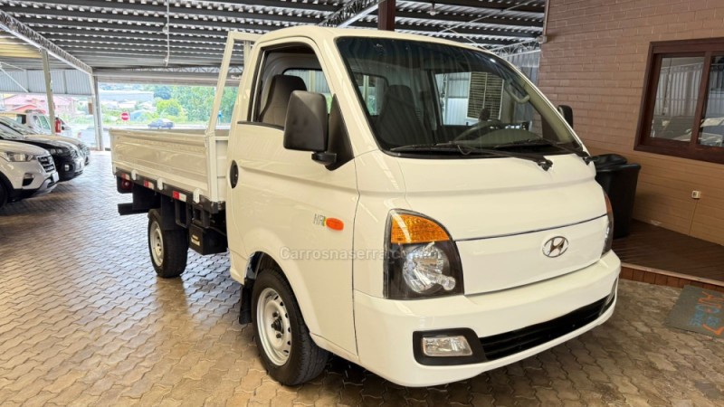 HR 2.5 LONGO SEM CAÇAMBA 4X2 16V 130CV TURBO INTERCOOLER DIESEL 2P MANUAL