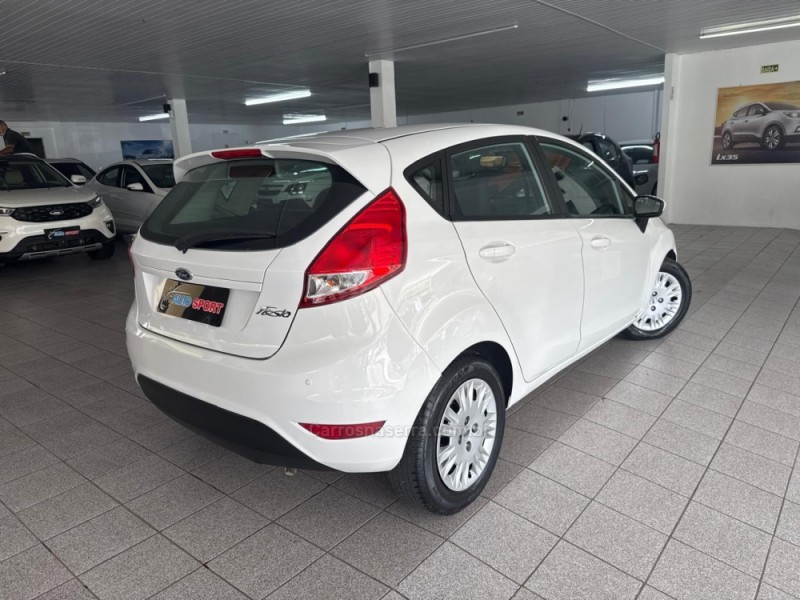 FIESTA 1.6 SE HATCH 16V FLEX 4P MANUAL - 2016 - NOVO HAMBURGO