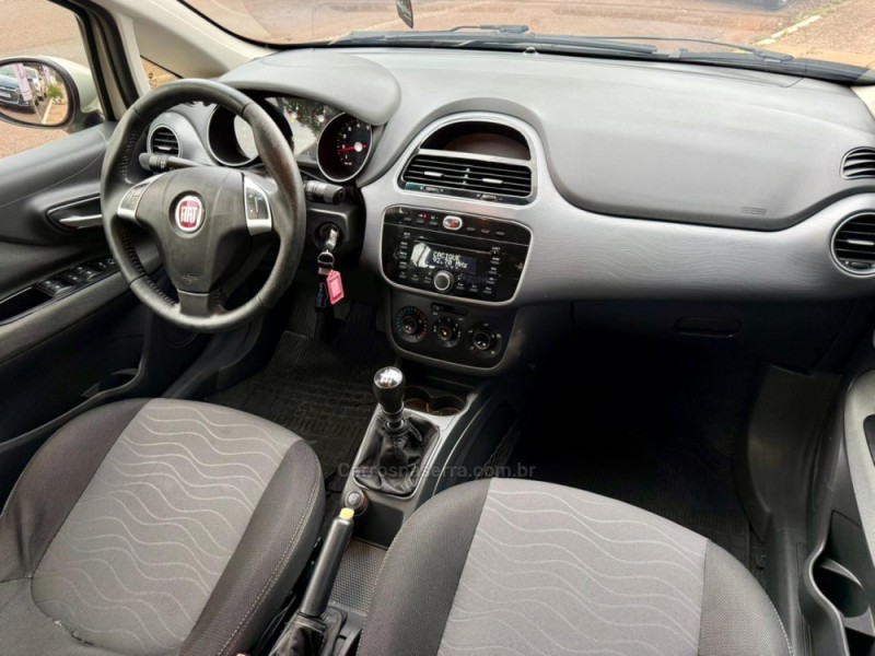 PUNTO 1.4 ATTRACTIVE ITALIA 8V FLEX 4P MANUAL - 2015 - LAGOA VERMELHA